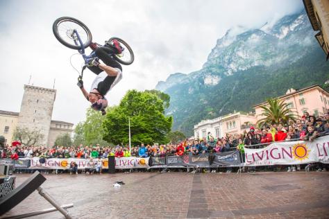Danny MacAskill’s Drop and Roll Show live at Engen Cycle in the City